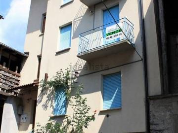 Villetta indipendente in vendita di 240 m² in Via Nazionale, 14