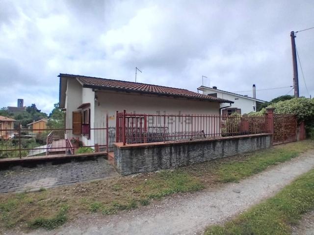 Villetta indipendente in vendita di 240 m² in Via Sovvigno