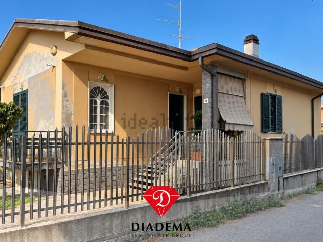 Villetta indipendente in vendita di 240 m² in Via Saverio Mercadante, 12