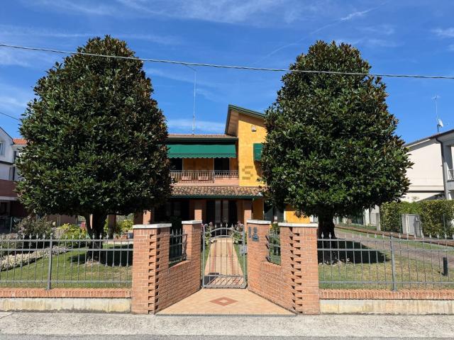 Villetta indipendente in vendita di 240 m² in Via San Marco, 1