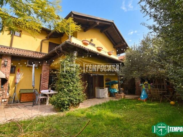 Villetta indipendente in vendita di 240 m² in Via San Francesco al Campo, 14