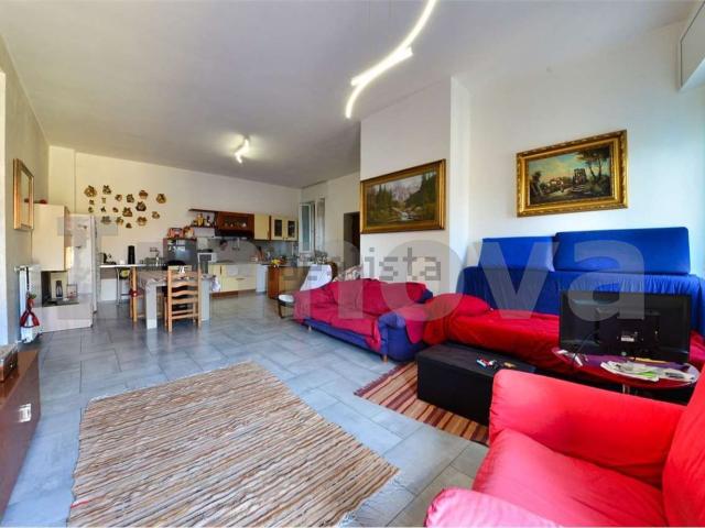 Villetta bifamiliare in vendita di 240 m² in Via San Vincenzo, 10