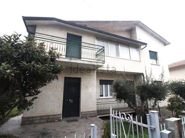 Villetta indipendente in vendita di 240 m² in Via Secondo Casadei, 7