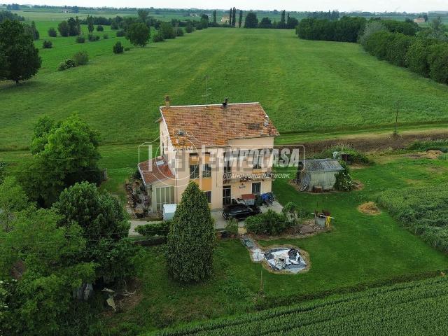 Villetta indipendente in vendita di 240 m² in Via Stenio Guerzoni, 730