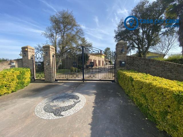 Villetta indipendente in vendita di 240 m² in Via Po di Tolle