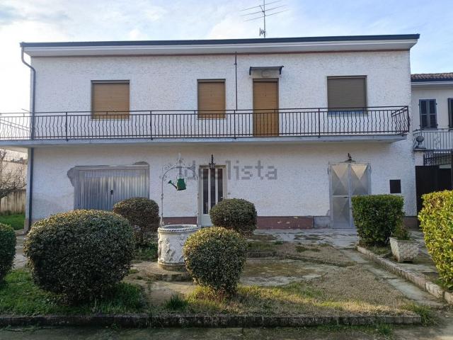 Villetta indipendente in vendita di 240 m² in Via Palestro