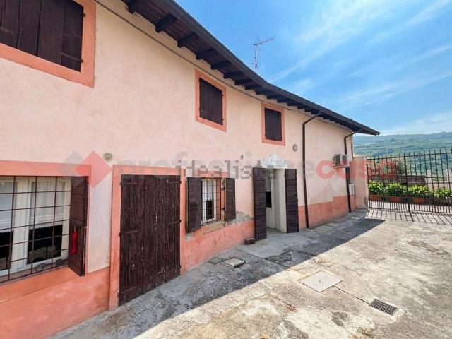 Villetta indipendente in vendita di 240 m² in Via Pantheon, 26