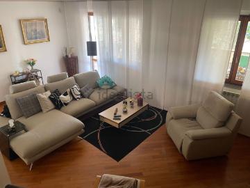 Villetta indipendente in vendita di 240 m² in Via Paride Pascucci