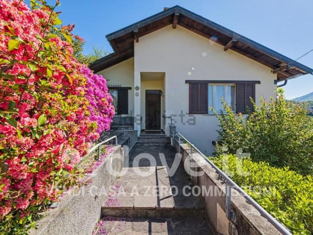 Villetta indipendente in vendita di 240 m² in Via Roccolo, 9