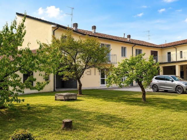 Villetta indipendente in vendita di 240 m² in Via Umberto I, 13