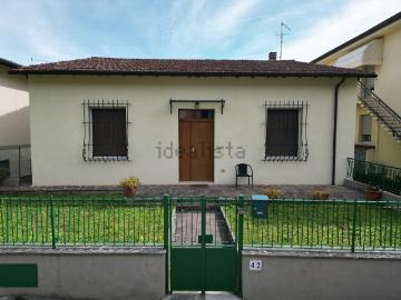 Villetta indipendente in vendita di 240 m² in Via Valdirose
