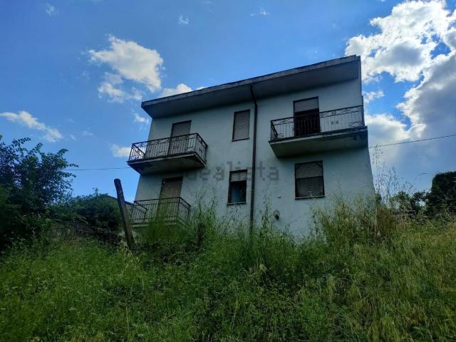 Villetta indipendente in vendita di 240 m² in Via VALLE PARADISO, 27