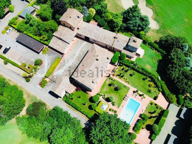 Villetta indipendente in vendita di 240 m² in Via Vandelli