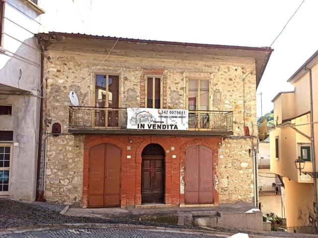 Villetta indipendente in vendita di 240 m² in Via Vittorio Emanuele II, 3