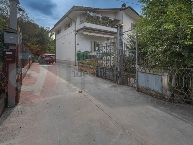 Villetta indipendente in vendita di 240 m² in Viale Immacolata, 69