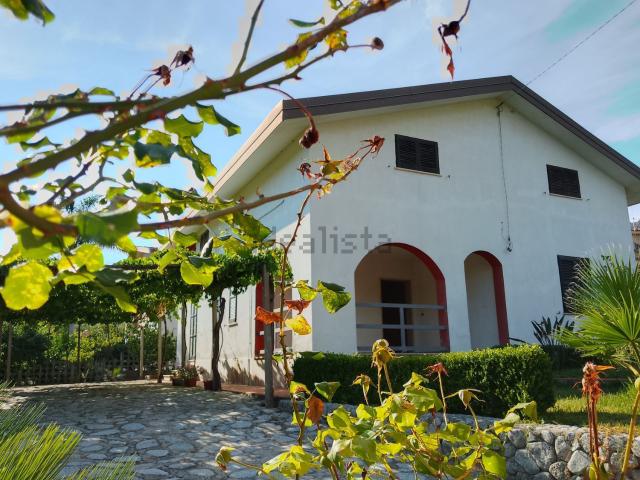 Villetta indipendente in vendita di 240 m² in Contrada San Bruno Melia, 39