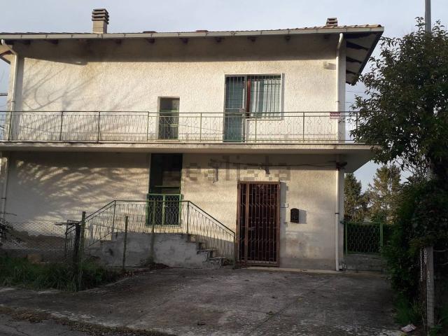 Villetta indipendente in vendita di 240 m² in Contrada Sterpara