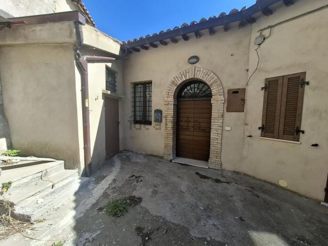 Villetta indipendente in vendita di 240 m² in Frazione pettino