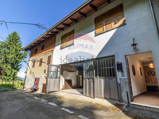 Villetta indipendente in vendita di 240 m² in Frazione Prina, 12