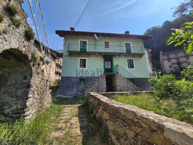 Villetta indipendente in vendita di 240 m² in Frazione Riva, 3