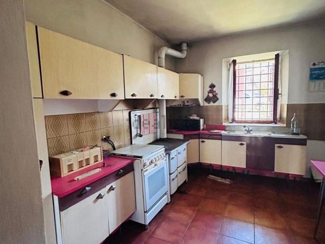 Villetta indipendente in vendita di 240 m² in Località Catognano, 54015