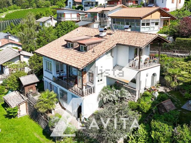 Villetta indipendente in vendita di 240 m² in Località Grünwald Ii, 23