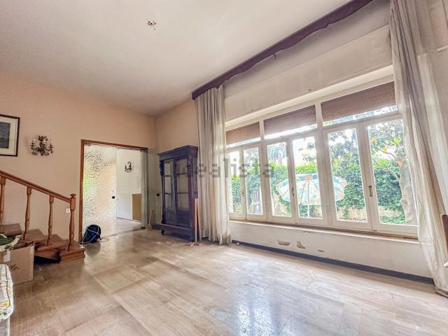 Villetta indipendente in vendita di 240 m² in Piazza Albegna