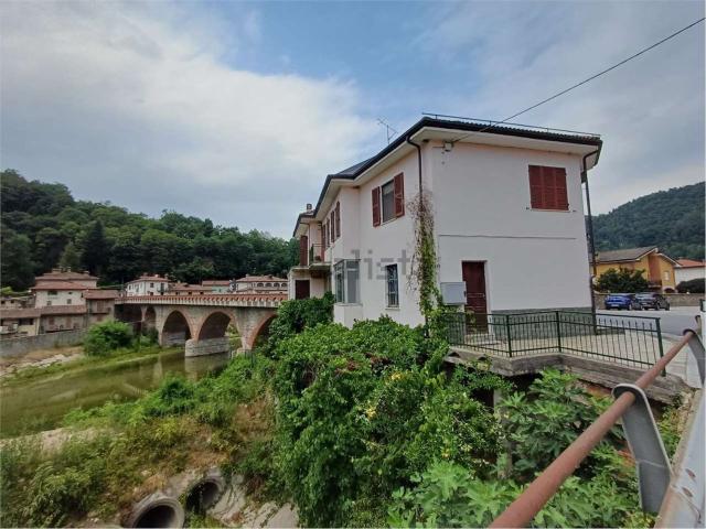 Villetta indipendente in vendita di 240 m² in Piazza Aleramo, 2