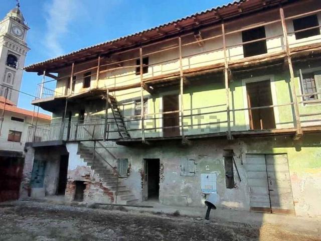 Villetta indipendente in vendita di 240 m² in Piazza Libertà, 2