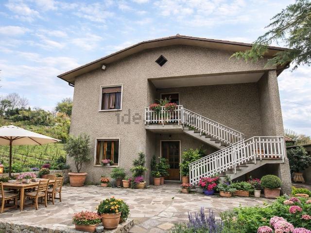 Villetta indipendente in vendita di 240 m² in Strada dei Mori