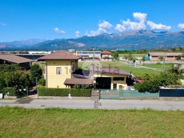 Villetta indipendente in vendita di 240 m² in Strada dei Ceretti, 3