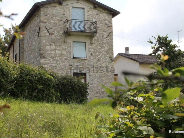 Villetta indipendente in vendita di 240 m² in Strada Signano