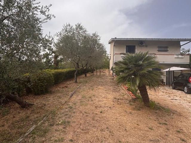 Villetta indipendente in vendita di 240 m² in Strada Per Villamagna, 24