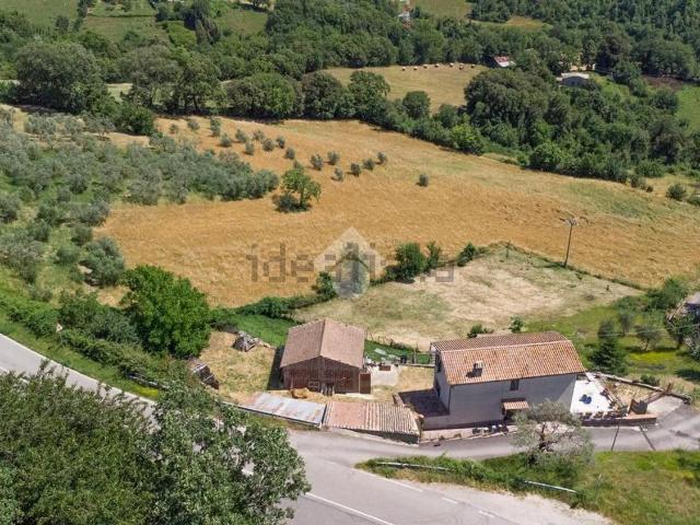 Villetta indipendente in vendita di 240 m² in Strada Regionale 313