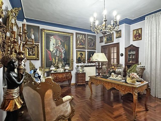Villetta indipendente in vendita di 241 m² in Via Francesco Acerbi, 71
