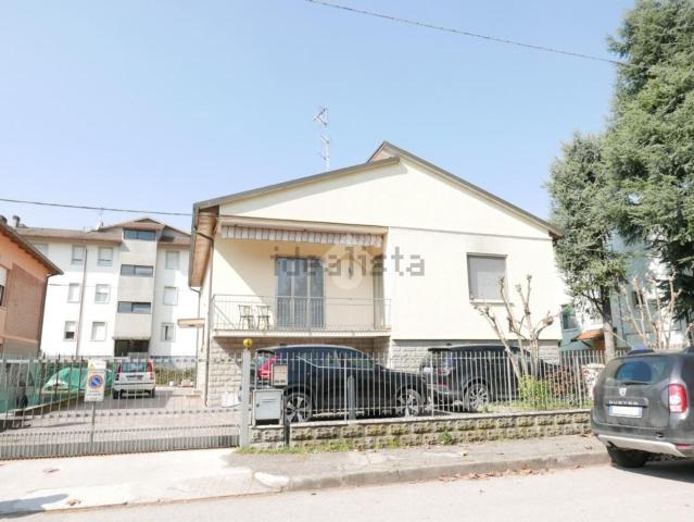 Villetta indipendente in vendita di 241 m² in Via Tommaso Zoffili, 12