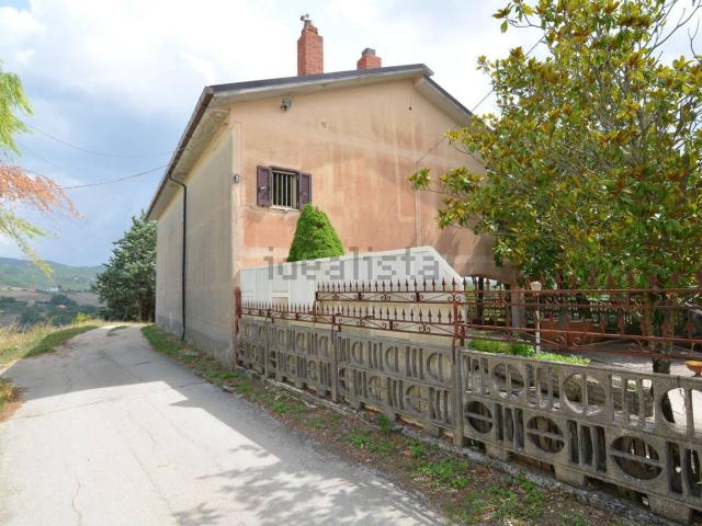 Villetta indipendente in vendita di 241 m²