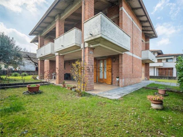 Villetta indipendente in vendita di 242 m²