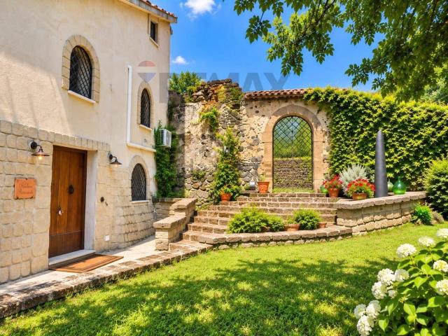 Villetta indipendente in vendita di 242 m²