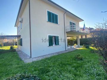 Villetta indipendente in vendita di 242 m²