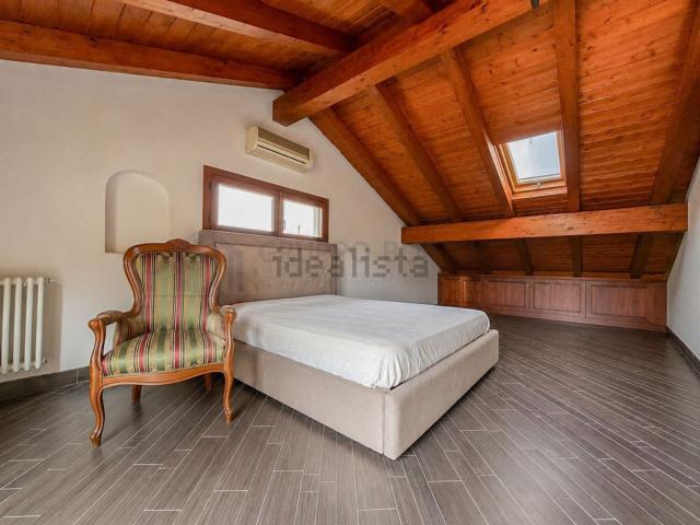 Villetta indipendente in vendita di 242 m² in Via Almagià