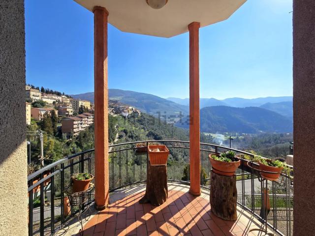 Villetta indipendente in vendita di 242 m² in Via dionino de santis