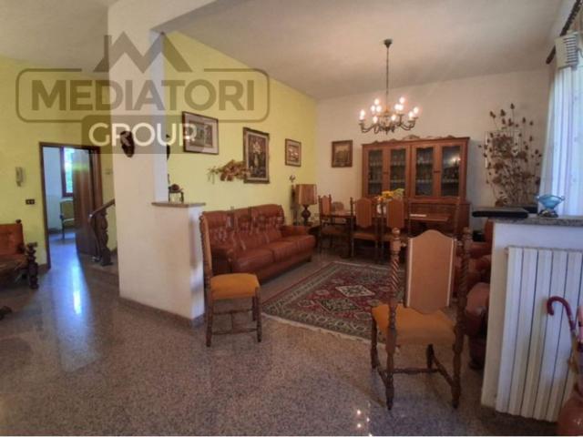 Villetta indipendente in vendita di 242 m² in Via Giulio Braga, 278