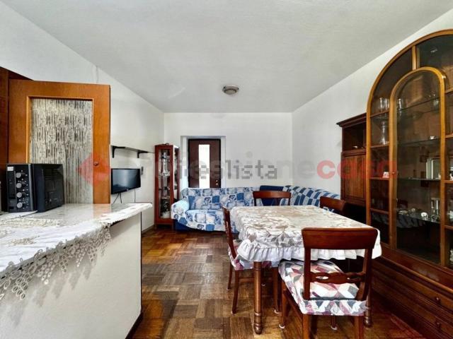 Villetta indipendente in vendita di 242 m² in Via Martiri della Libertà