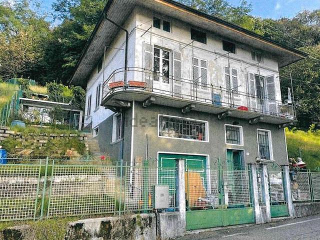 Villetta indipendente in vendita di 242 m² in Via XXV Aprile, 29