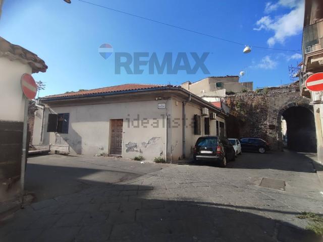 Villetta indipendente in vendita di 243 m² in Via Bonaccorsi, 27