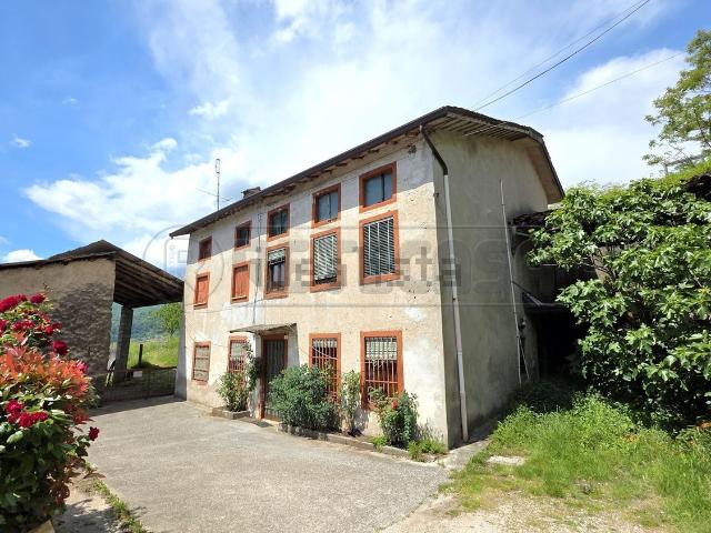 Villetta indipendente in vendita di 243 m² in Via Grande