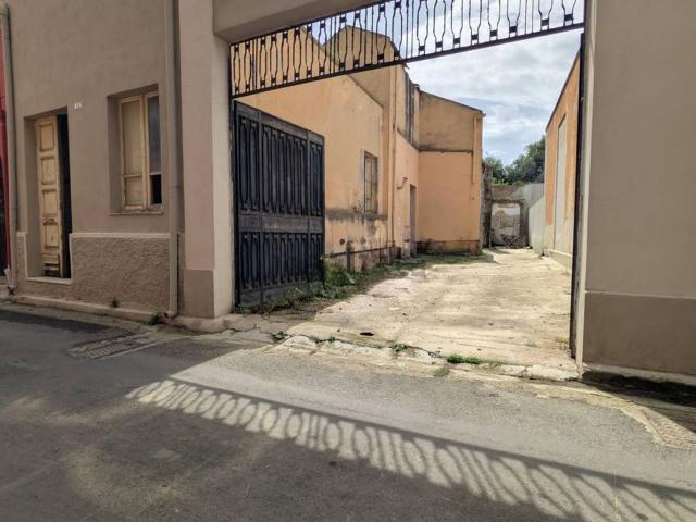 Villetta indipendente in vendita di 243 m² in Via dei Gracchi