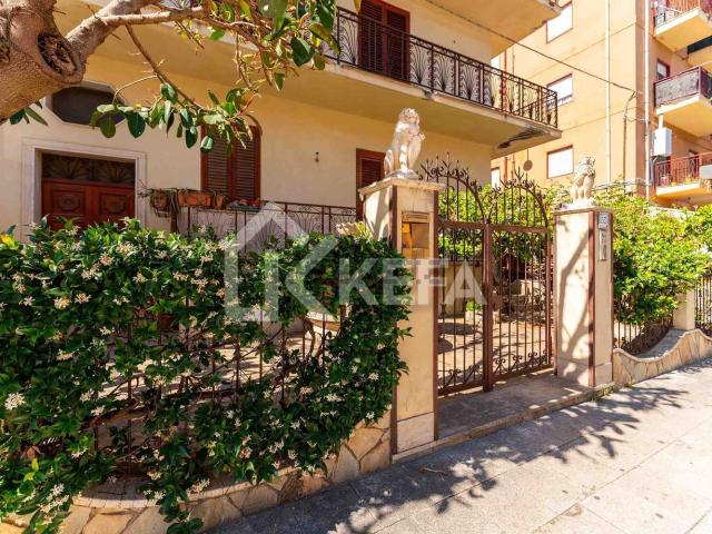 Villetta indipendente in vendita di 243 m² in Via Libertà, 50