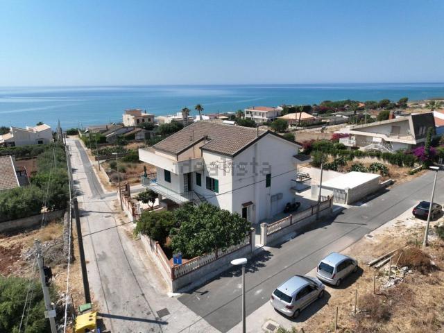 Villetta indipendente in vendita di 243 m² in Via Pisa, 62